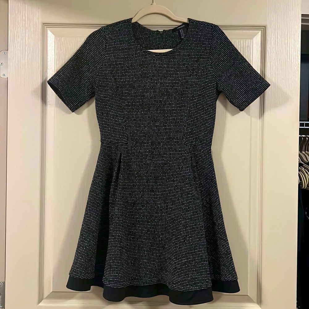 Pattered black short sleeved dress
